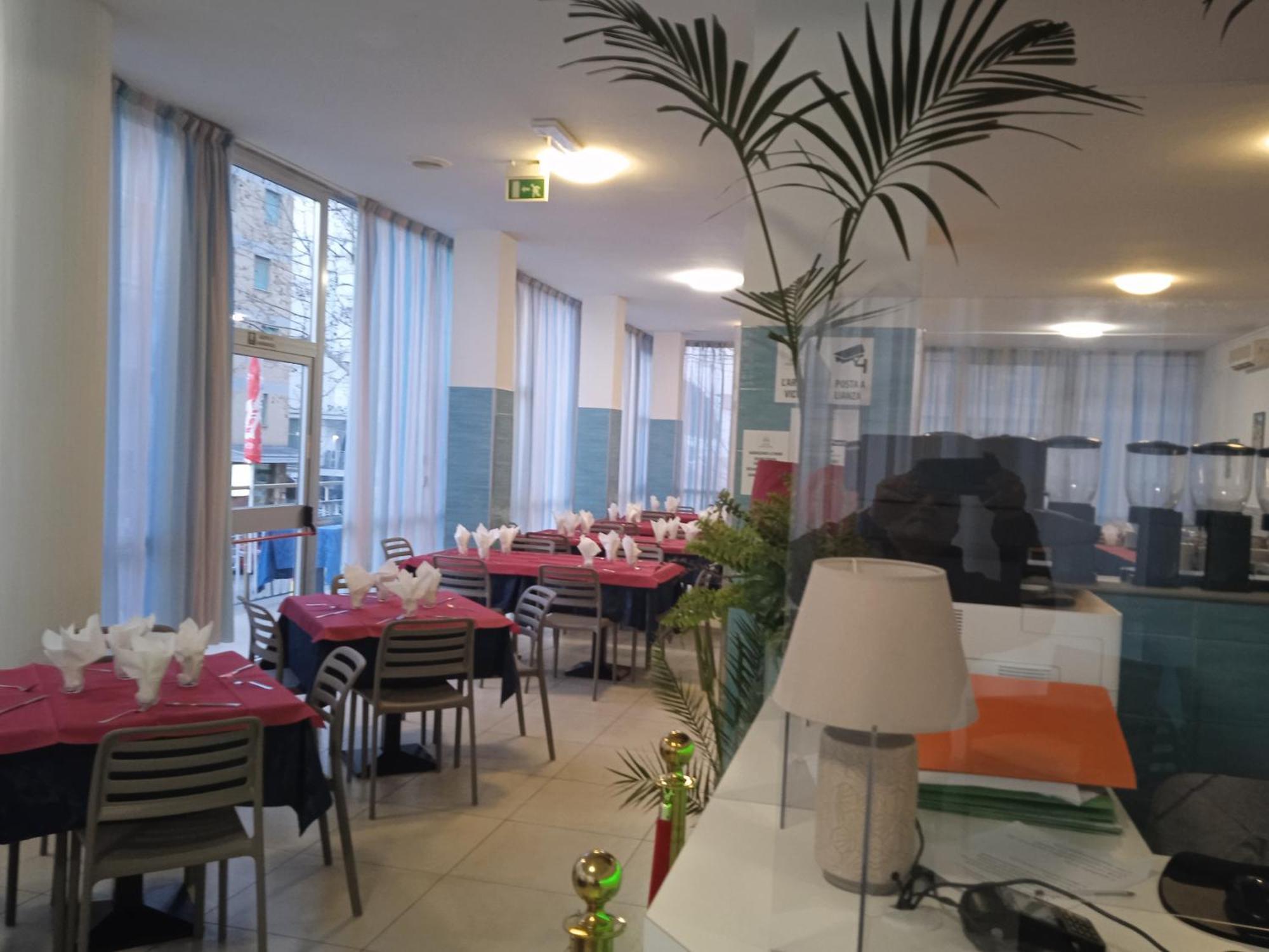 Hotel Napoleon 切塞纳蒂科 外观 照片