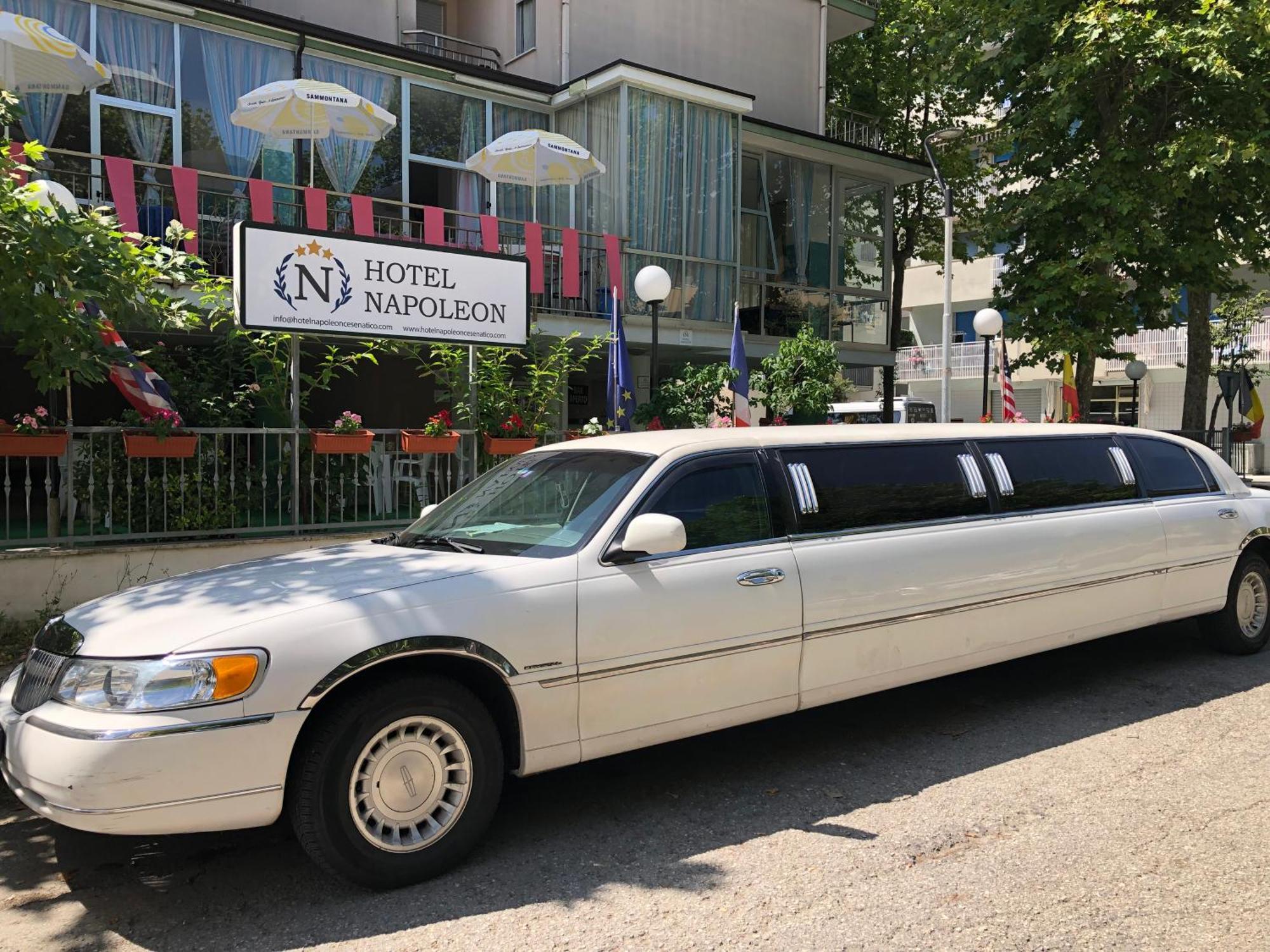 Hotel Napoleon 切塞纳蒂科 外观 照片